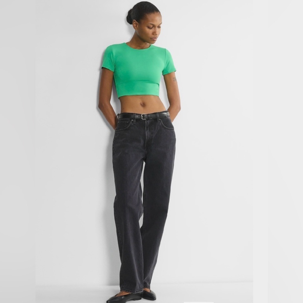 BNWOT Aritzia Babaton Original Contour Crew Cropped T-Shirt size M